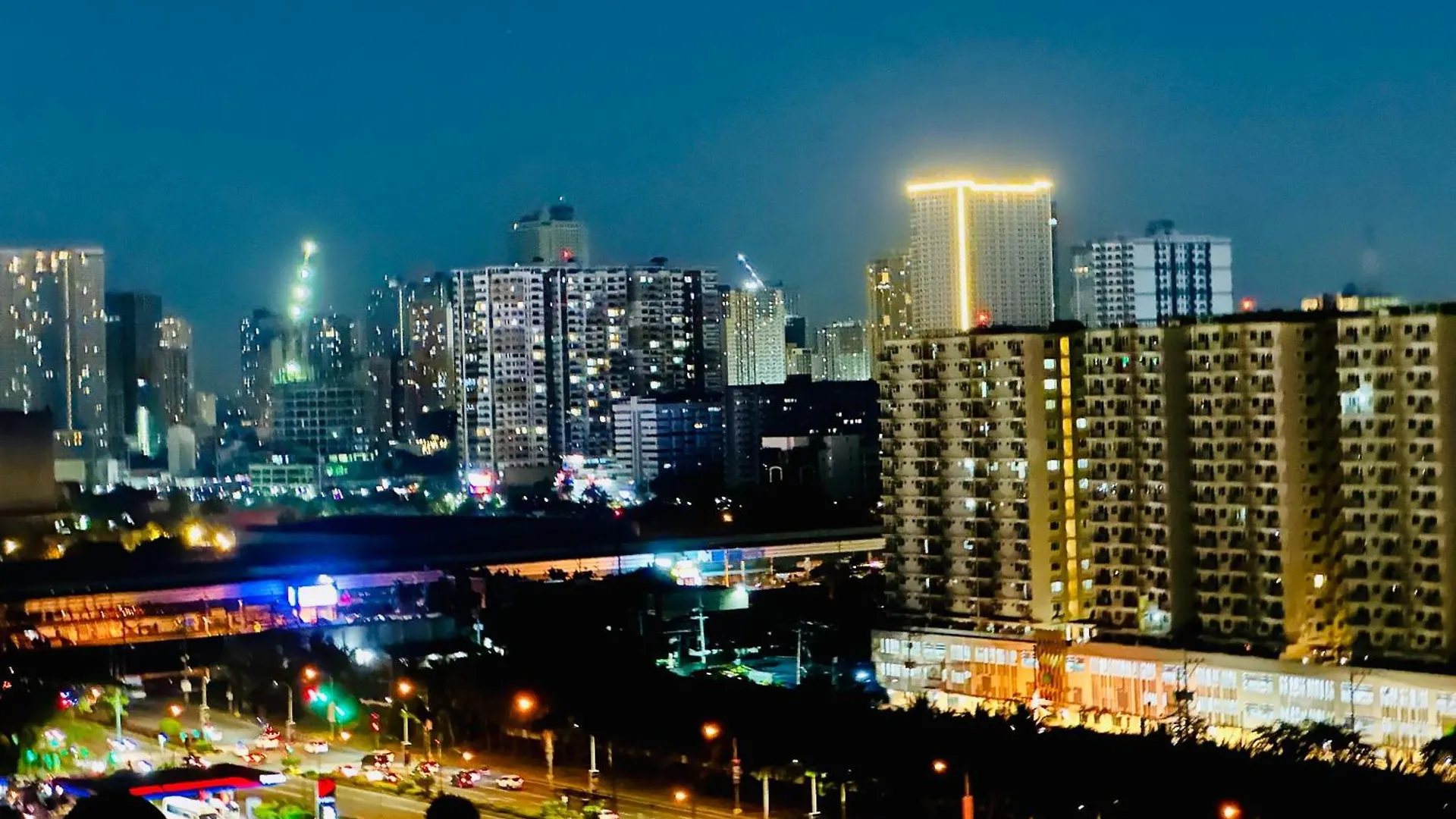 Condo In Moa Manille